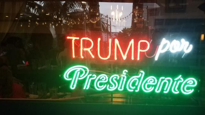 I think they meant to say 'para' not 'por,' unless.....